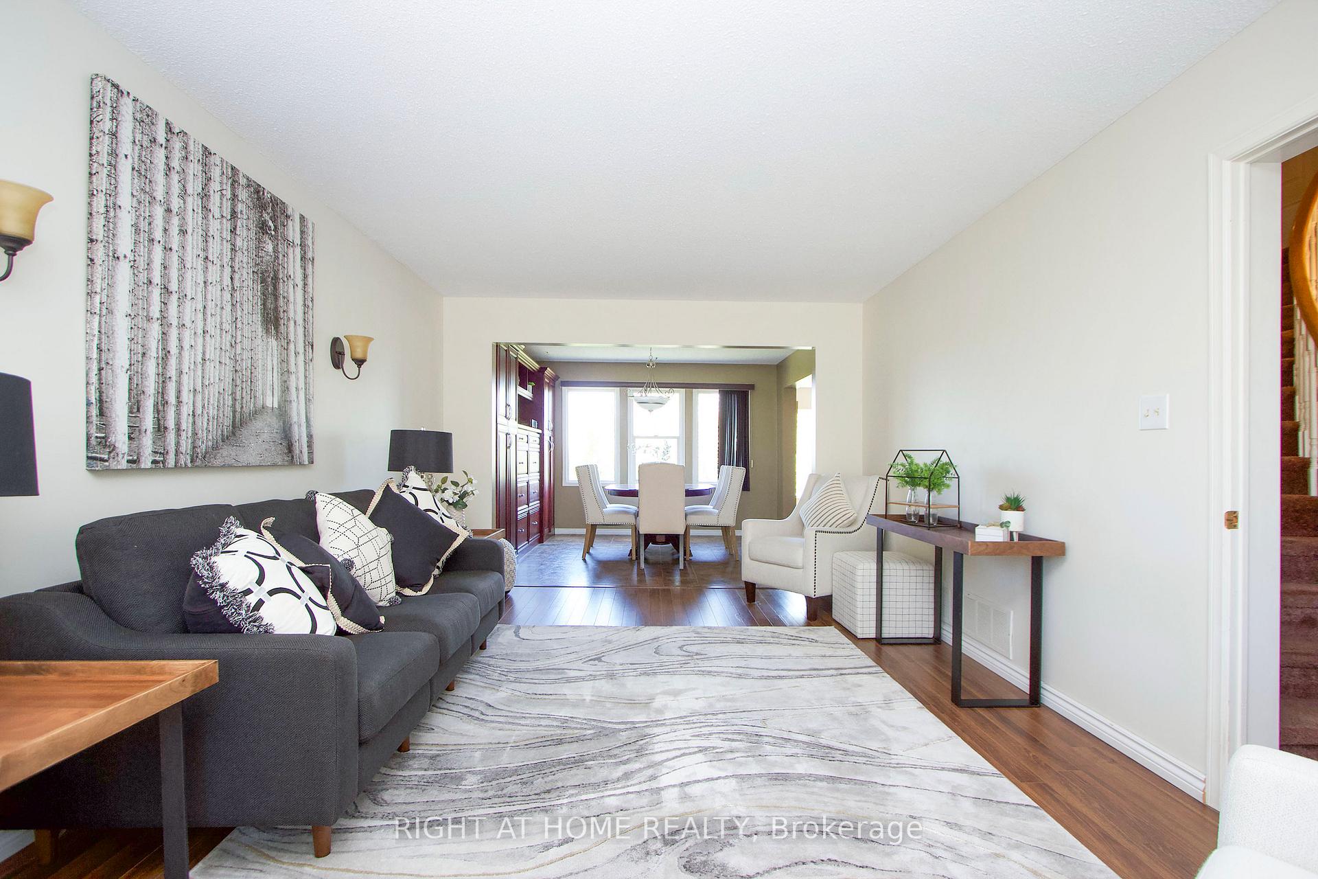 Photo 29 of 102 Hialeah Crescent, Whitby, Blue Grass Meadows — HOMEH