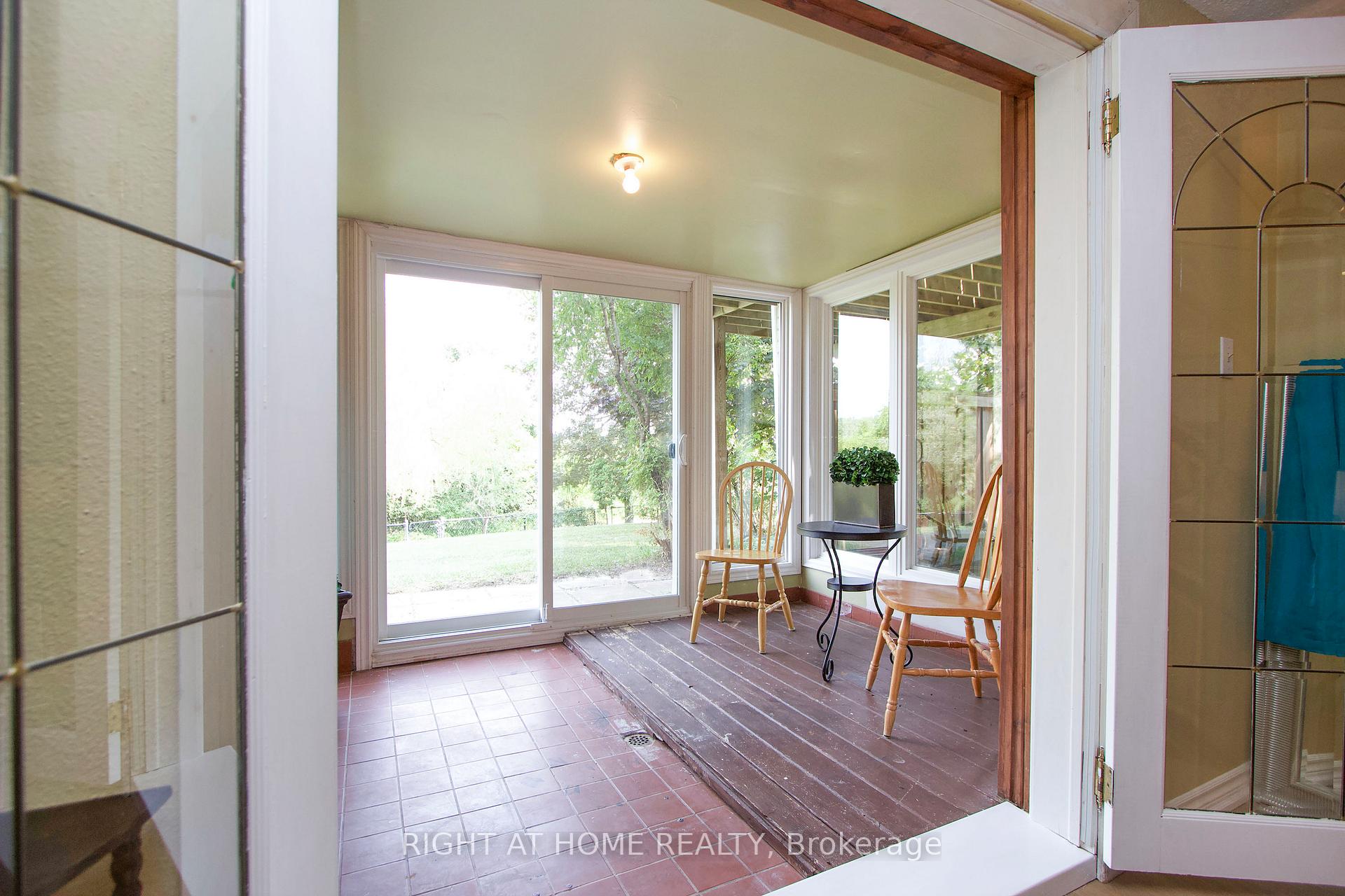 Photo 31 of 102 Hialeah Crescent, Whitby, Blue Grass Meadows — HOMEH