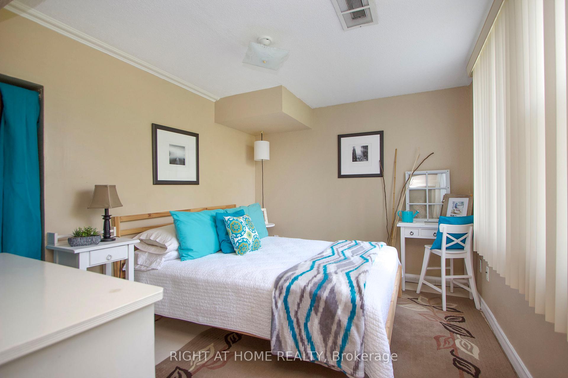 Photo 41 of 102 Hialeah Crescent, Whitby, Blue Grass Meadows — HOMEH