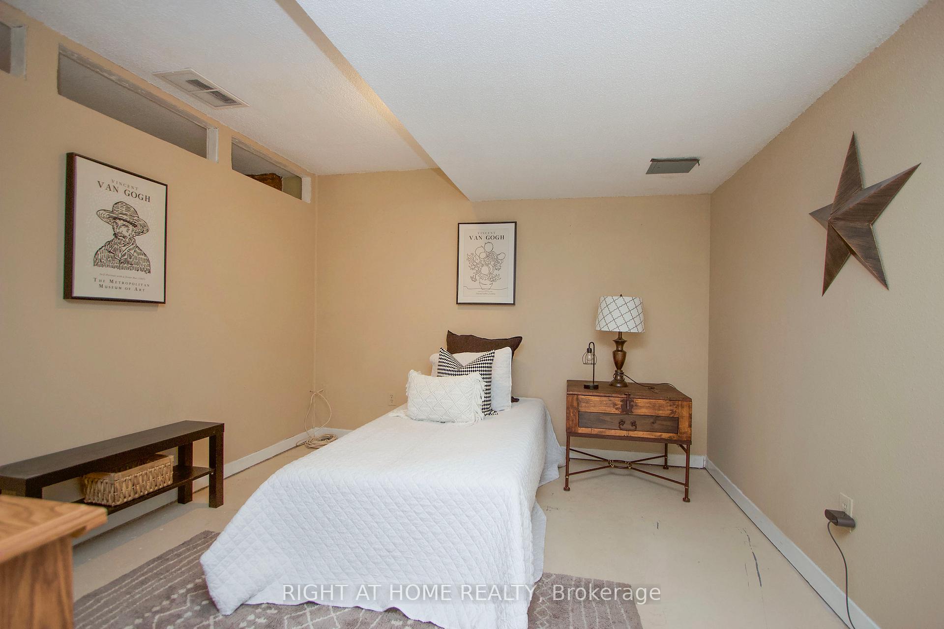 Photo 44 of 102 Hialeah Crescent, Whitby, Blue Grass Meadows — HOMEH
