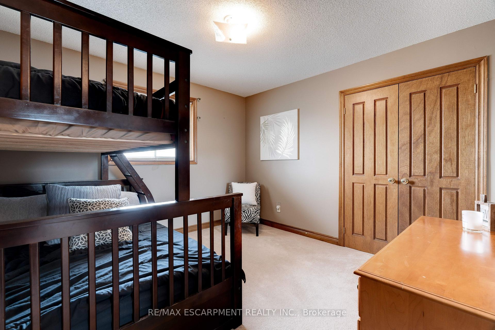 Photo 2 of 9 Sugarberry Court, Hamilton, Winona Park — HOMEH