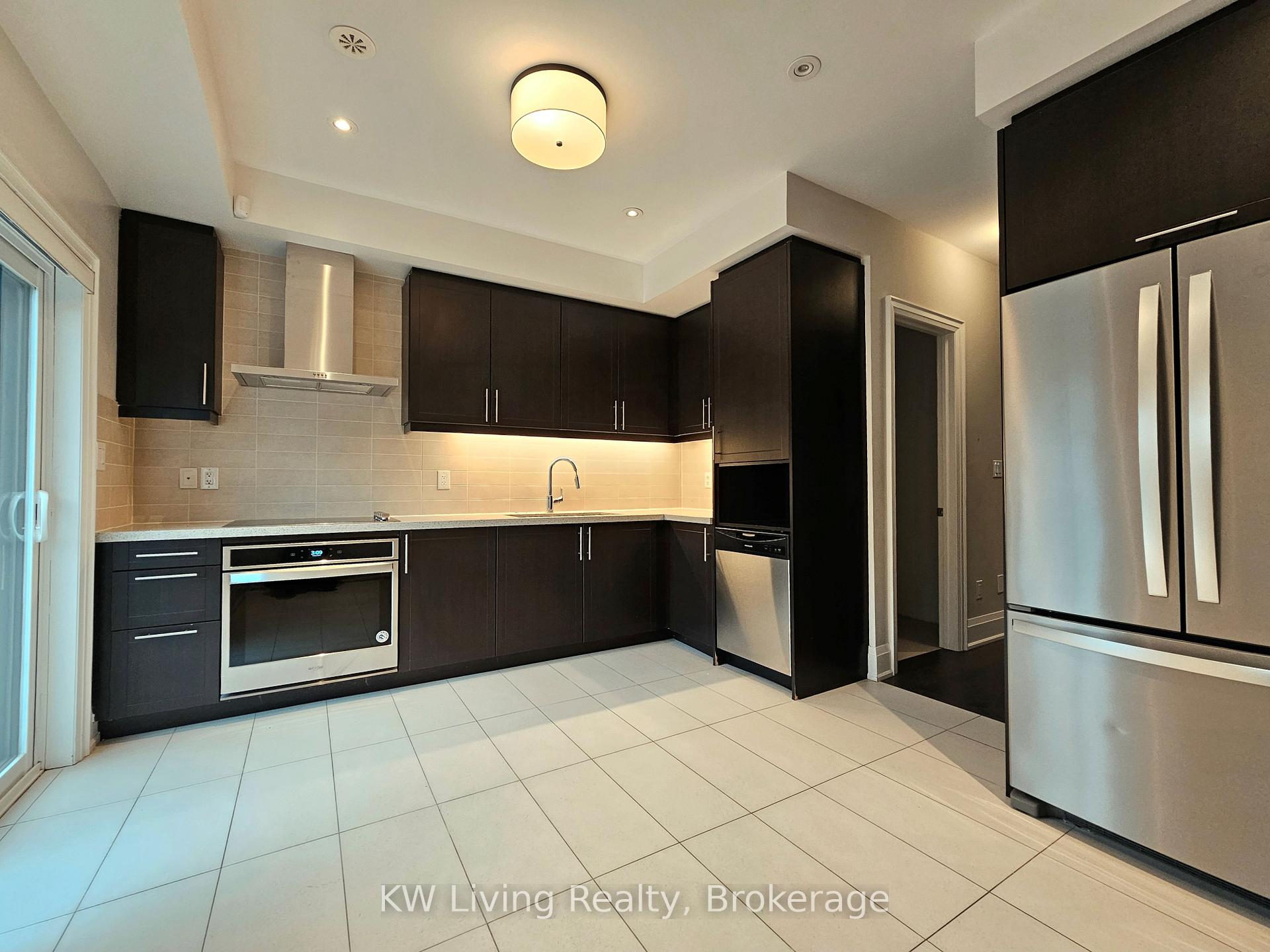 Photo 10 of 107 Feeney Lane, Markham, Commerce Valley — HOMEH