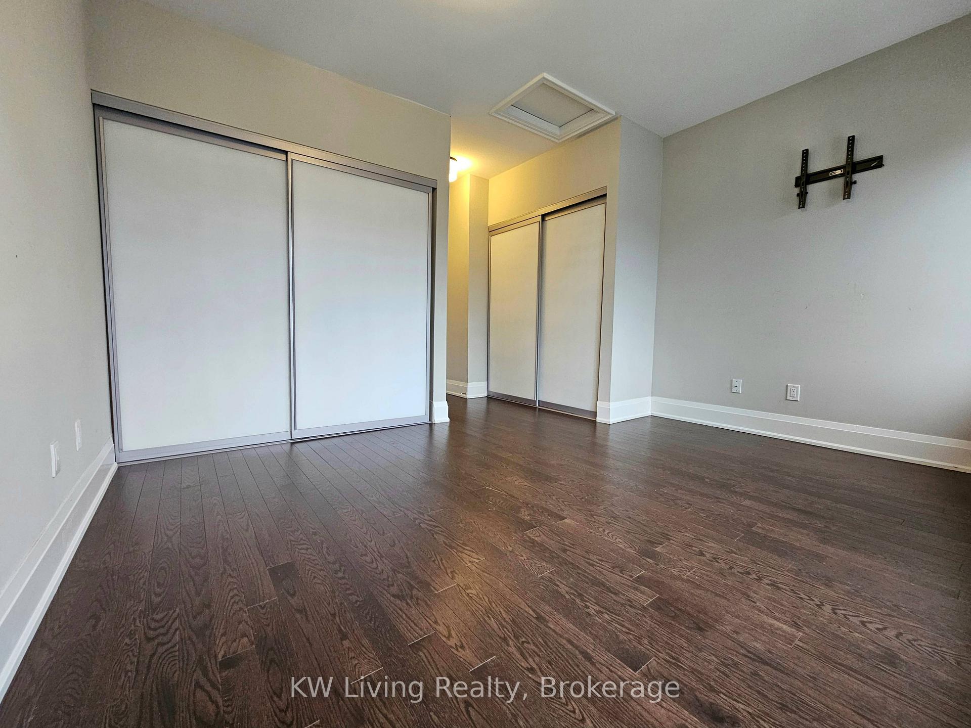 Photo 5 of 107 Feeney Lane, Markham, Commerce Valley — HOMEH