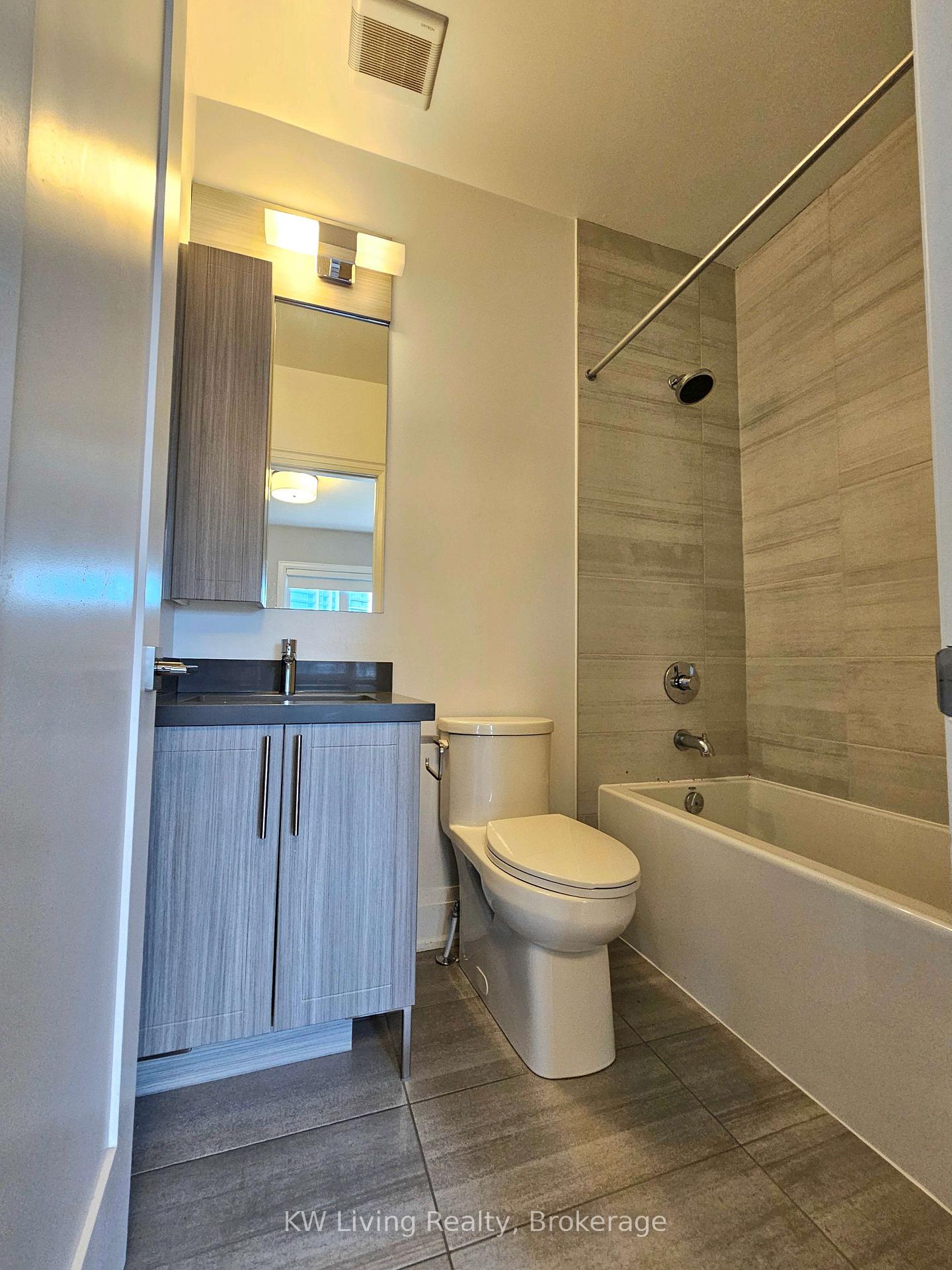 Photo 6 of 107 Feeney Lane, Markham, Commerce Valley — HOMEH