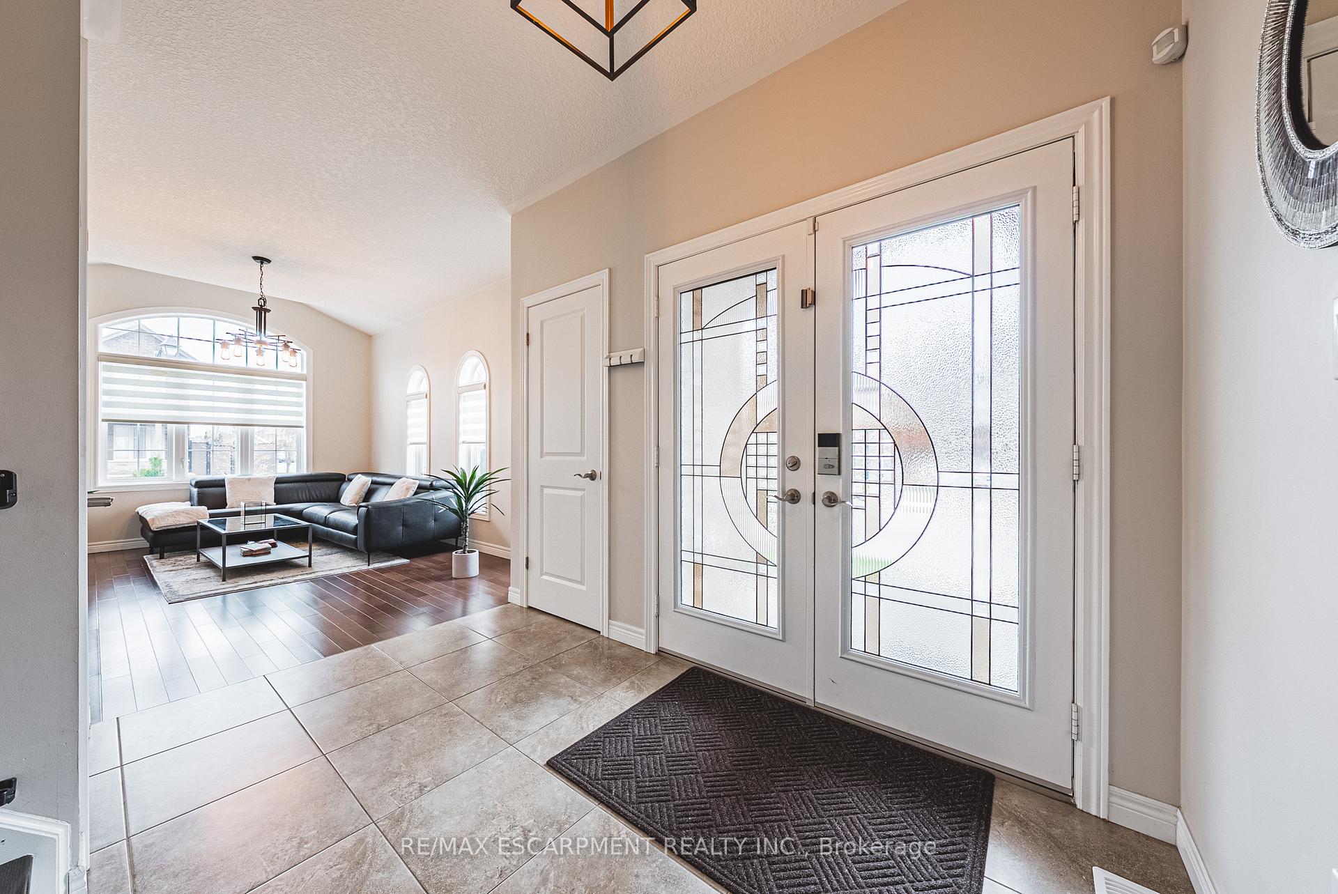 Photo 13 of 96 Hidden Ridge Crescent, Hamilton, Gourley — HOMEH