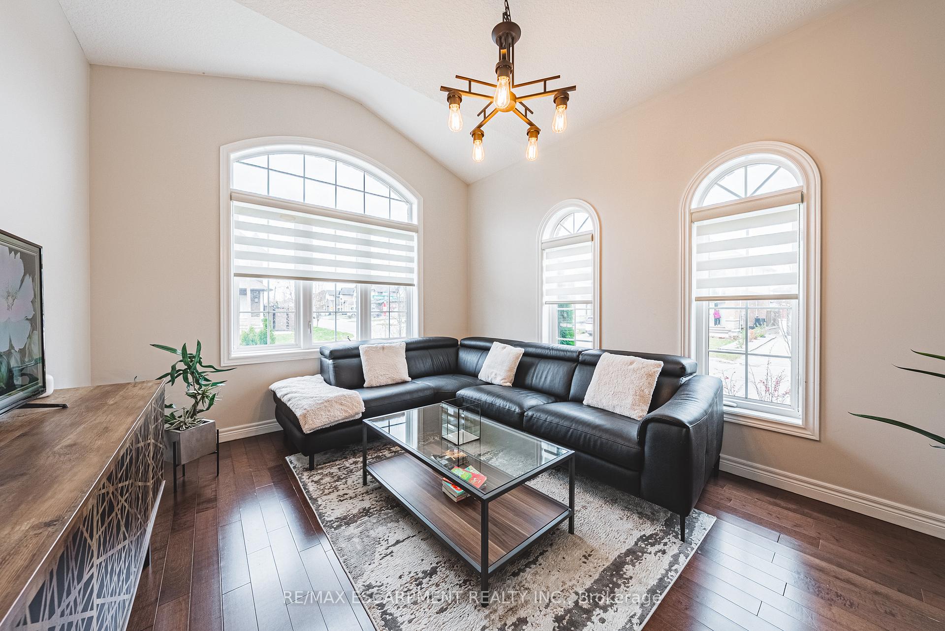 Photo 37 of 96 Hidden Ridge Crescent, Hamilton, Gourley — HOMEH