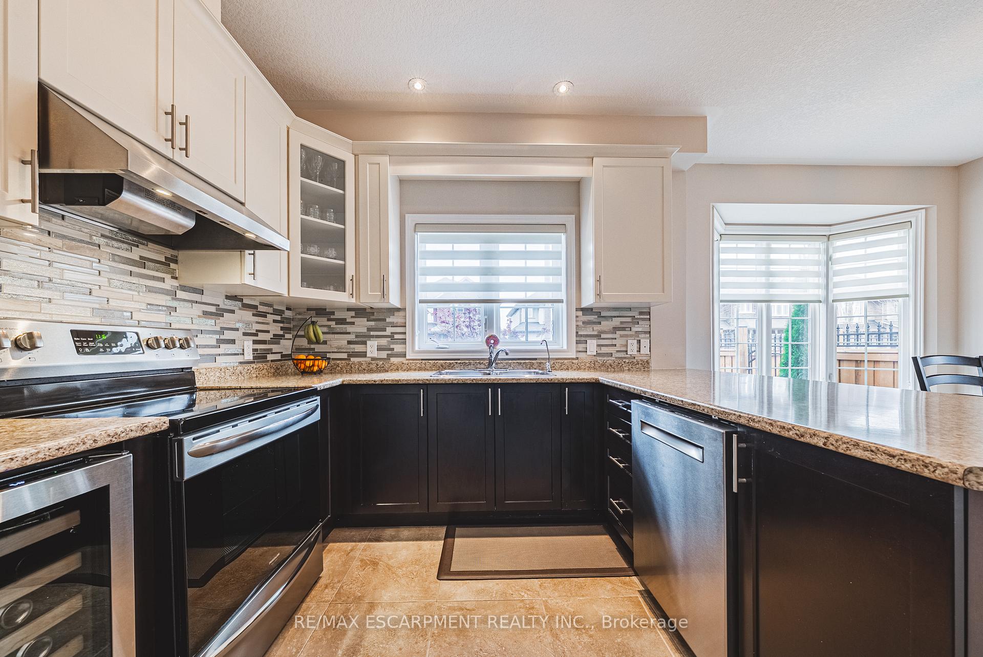 Photo 33 of 96 Hidden Ridge Crescent, Hamilton, Gourley — HOMEH