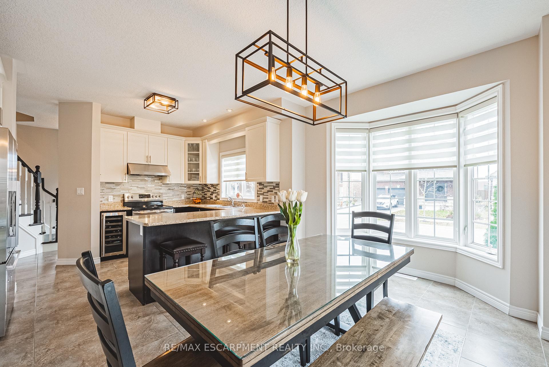 Photo 11 of 96 Hidden Ridge Crescent, Hamilton, Gourley — HOMEH