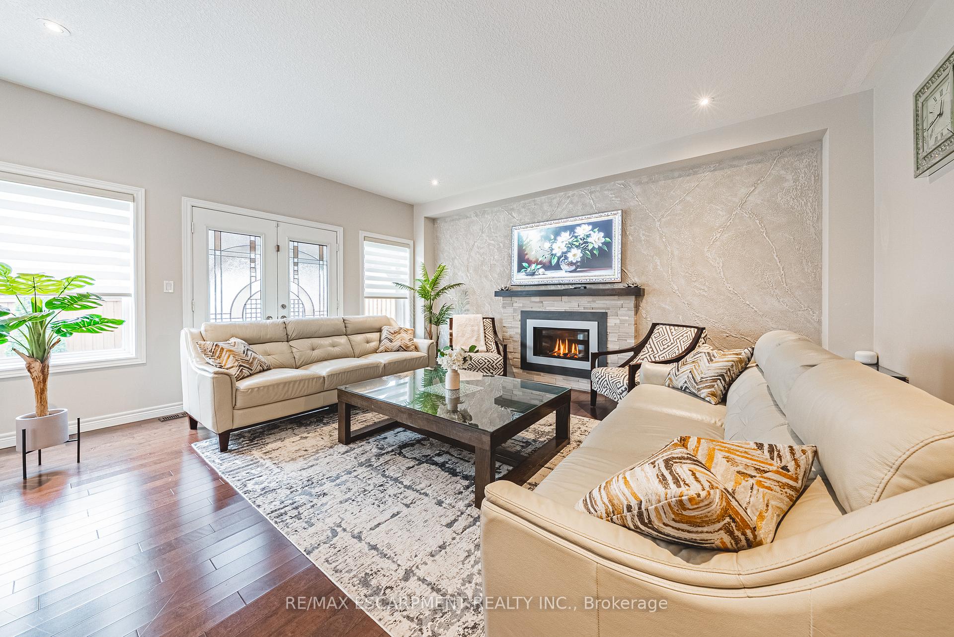 Photo 7 of 96 Hidden Ridge Crescent, Hamilton, Gourley — HOMEH