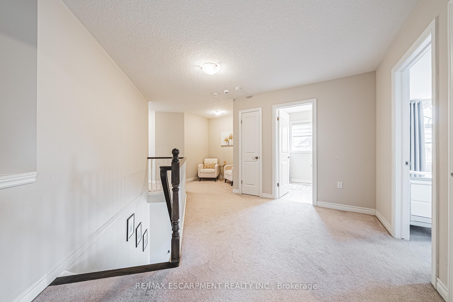 Photo 4 of 96 Hidden Ridge Crescent, Hamilton, Gourley — HOMEH