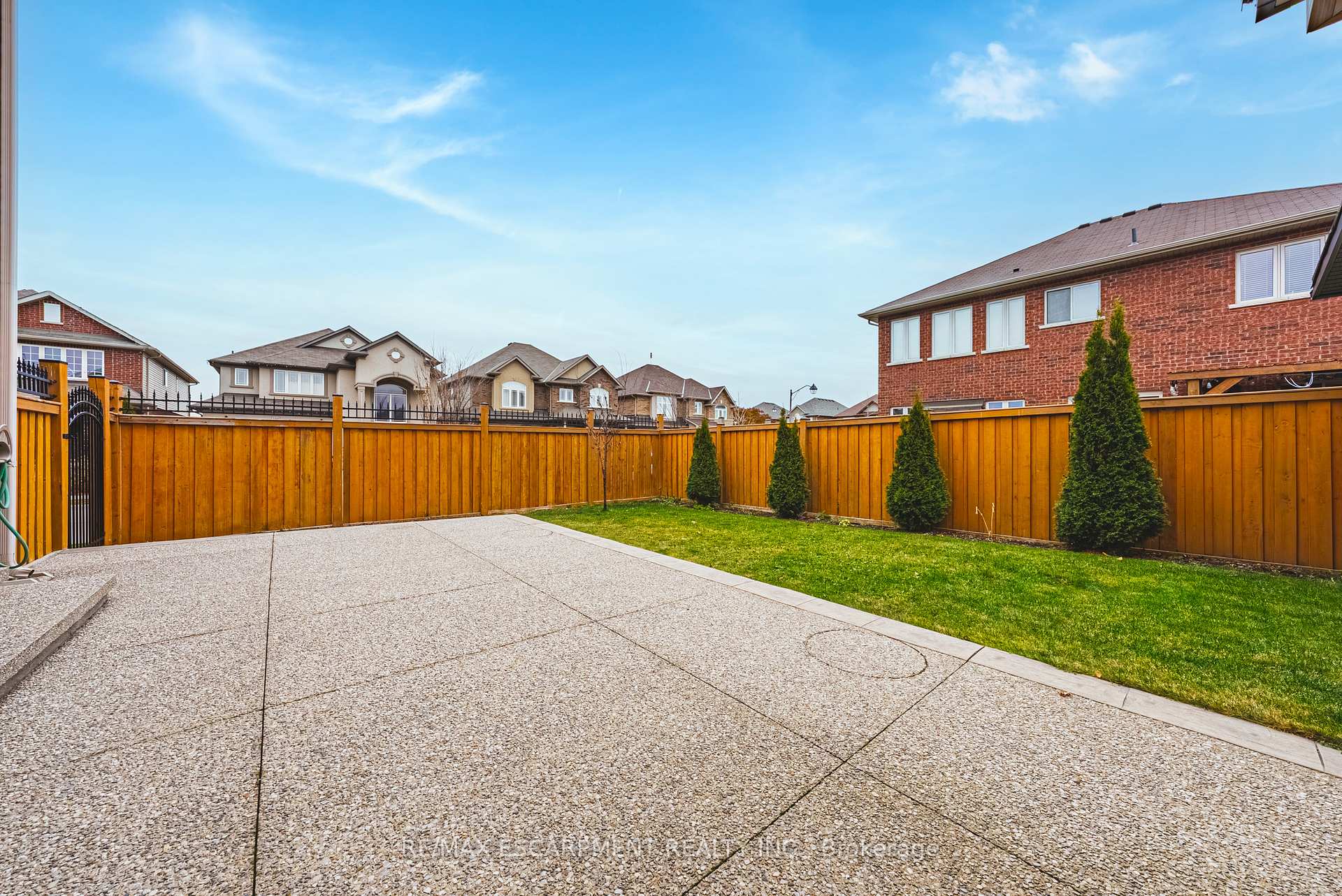 Photo 35 of 96 Hidden Ridge Crescent, Hamilton, Gourley — HOMEH