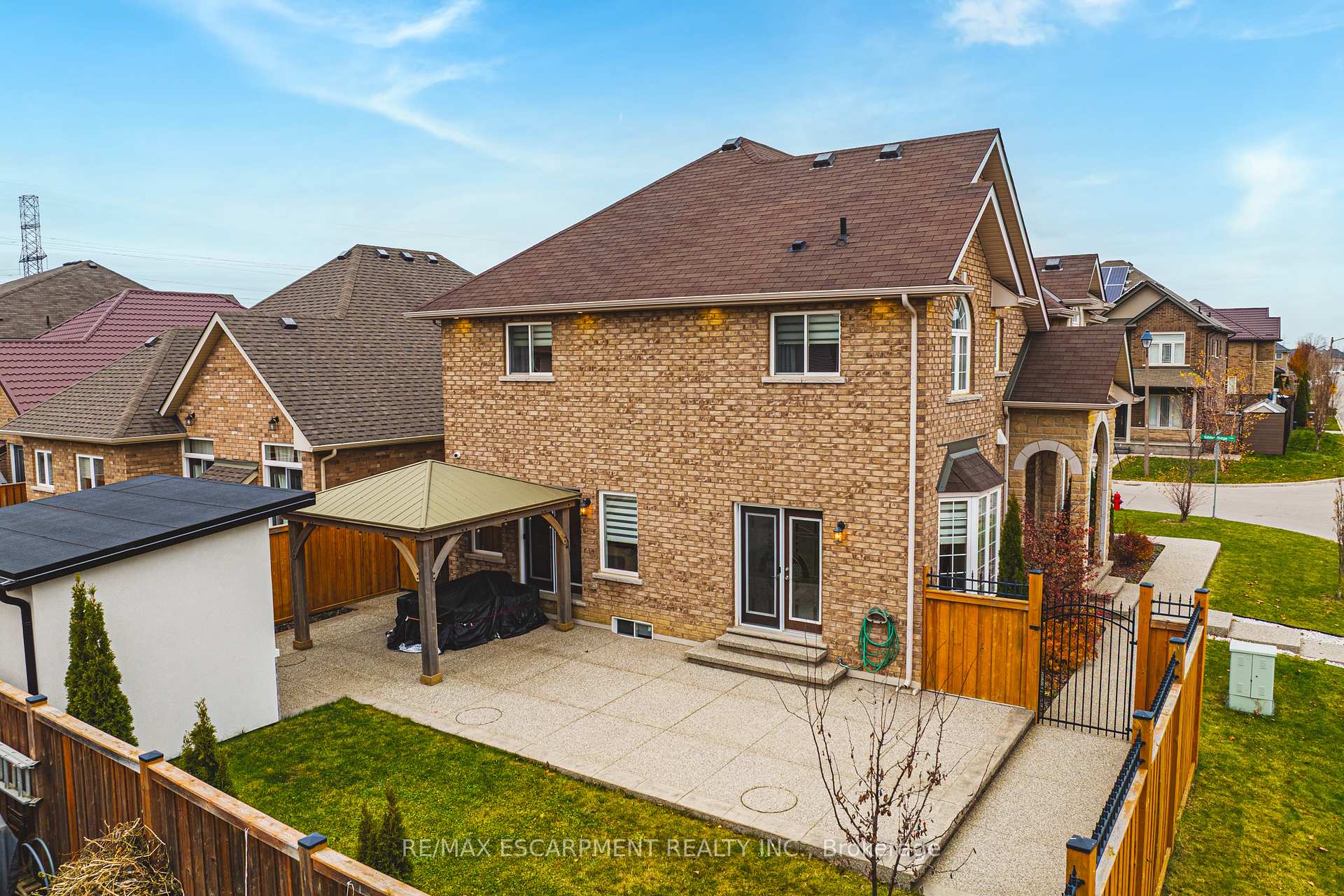 Photo 17 of 96 Hidden Ridge Crescent, Hamilton, Gourley — HOMEH