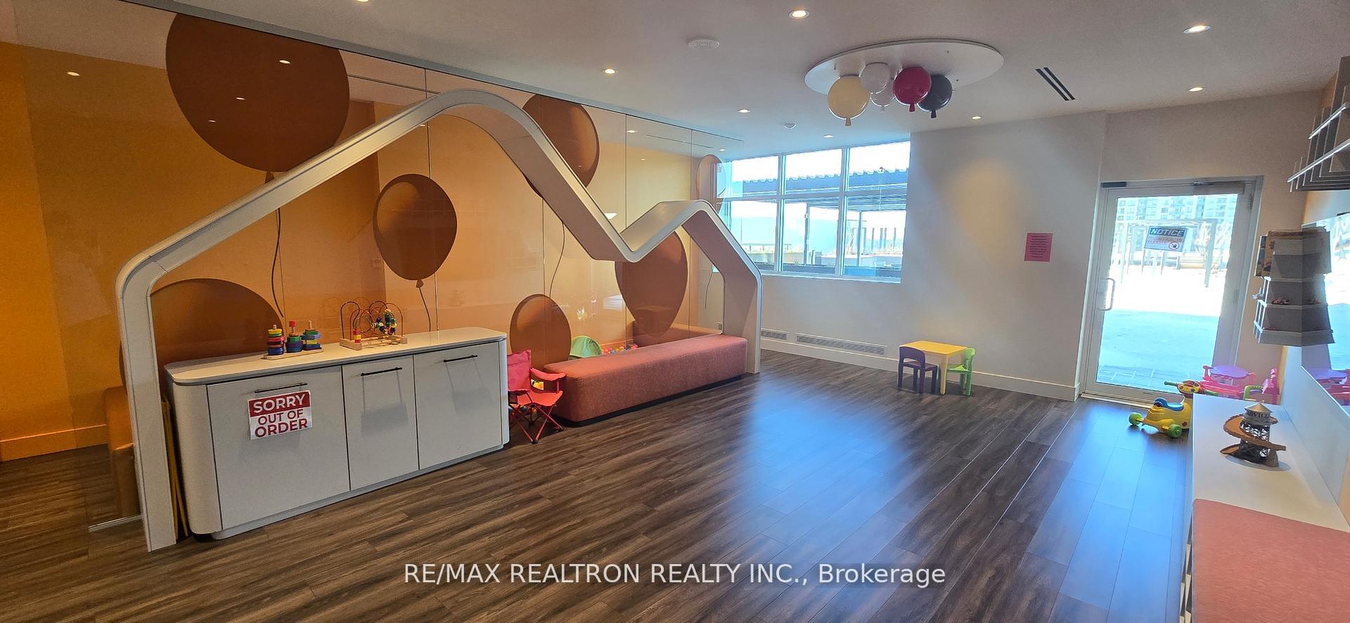 Photo 14 of Unit 307, 30 Upper Mall Way, Vaughan, Brownridge — HOMEH