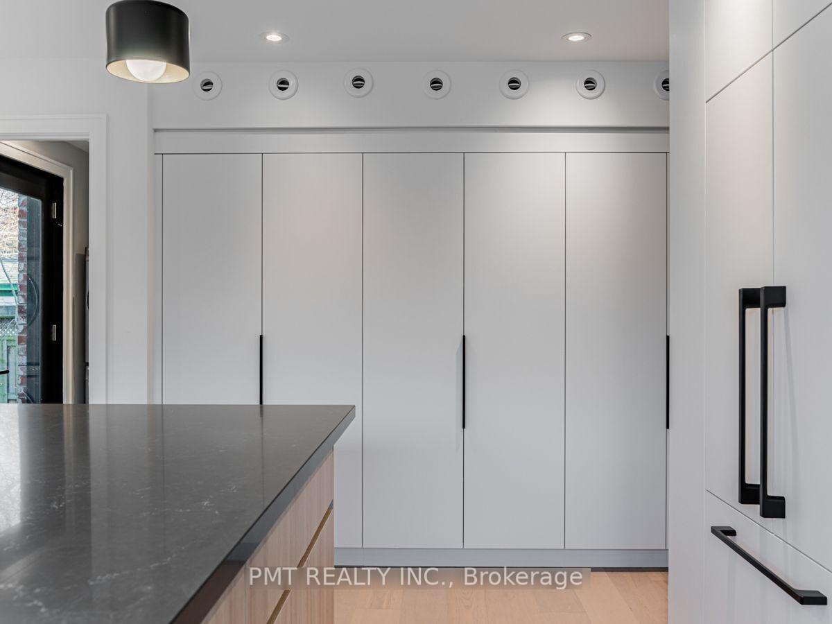 Photo 2 of Unit Main (Unit B), 157 Roslin Avenue, Toronto, Lawrence Park North — HOMEH