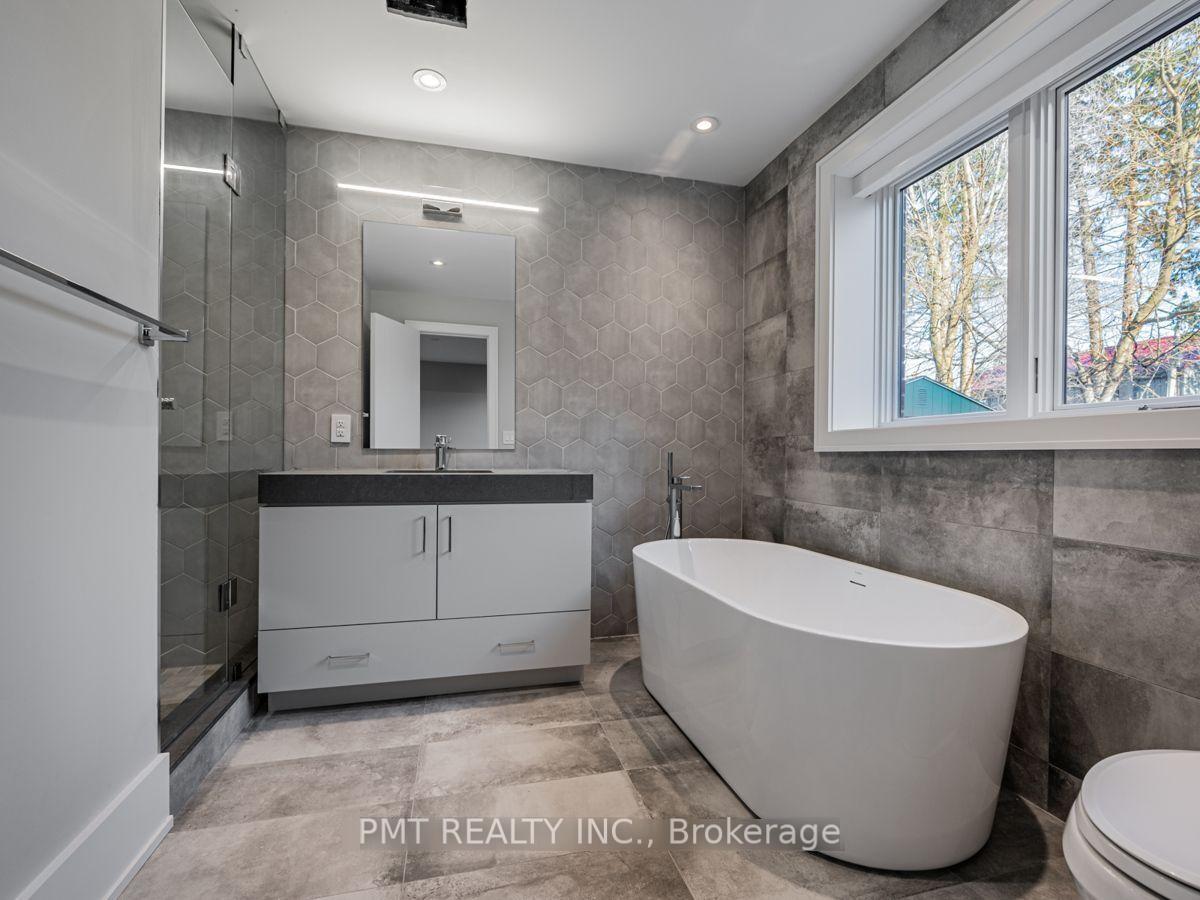 Photo 3 of Unit Main (Unit B), 157 Roslin Avenue, Toronto, Lawrence Park North — HOMEH