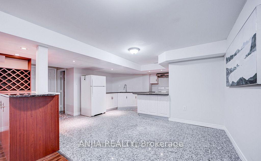 Photo 3 of Unit Bsmt, 3 Stonebridge Drive, Markham, Berczy — HOMEH