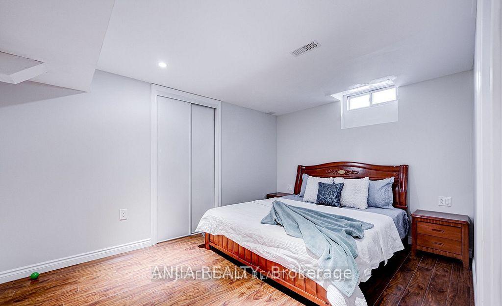 Photo 2 of Unit Bsmt, 3 Stonebridge Drive, Markham, Berczy — HOMEH