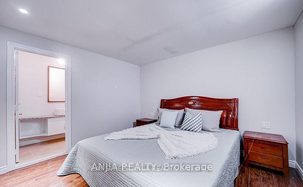 Photo 7 of Unit Bsmt, 3 Stonebridge Drive, Markham, Berczy — HOMEH