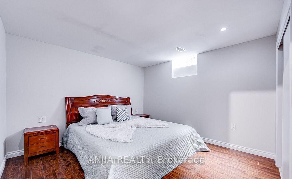 Photo 5 of Unit Bsmt, 3 Stonebridge Drive, Markham, Berczy — HOMEH