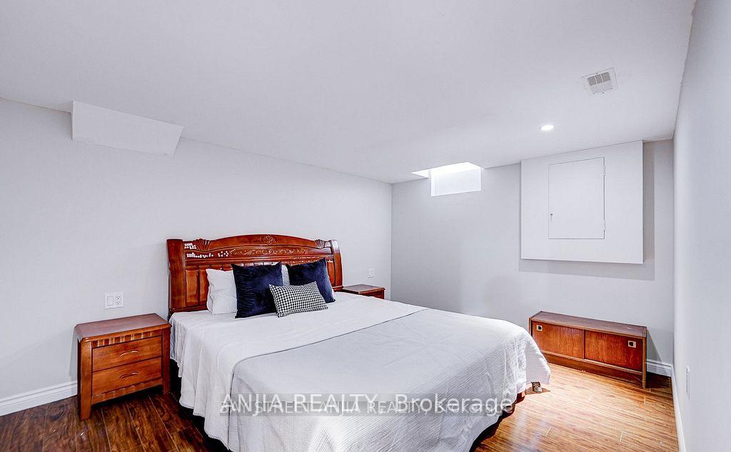 Photo 10 of Unit Bsmt, 3 Stonebridge Drive, Markham, Berczy — HOMEH