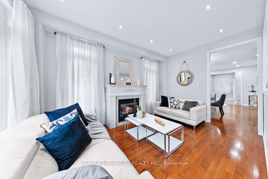 Photo 5 of 2 George Kirby Street, Vaughan, Patterson — HOMEH