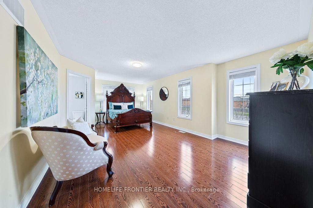 Photo 8 of 2 George Kirby Street, Vaughan, Patterson — HOMEH