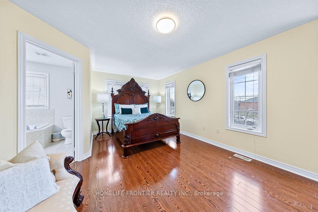 Photo 11 of 2 George Kirby Street, Vaughan, Patterson — HOMEH