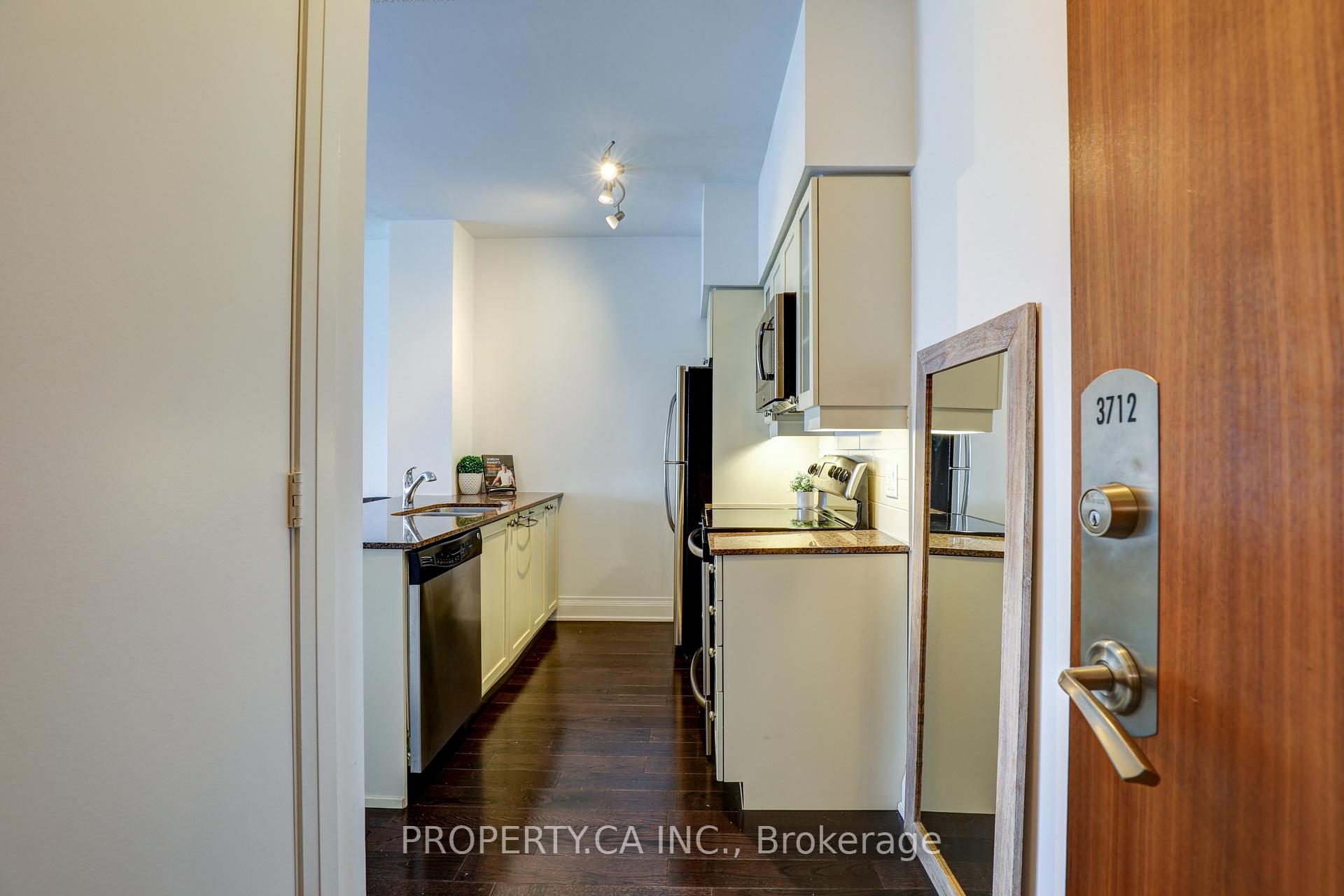 Photo 3 of Unit 3712, 2191 Yonge Street, Toronto, Mount Pleasant West — HOMEH