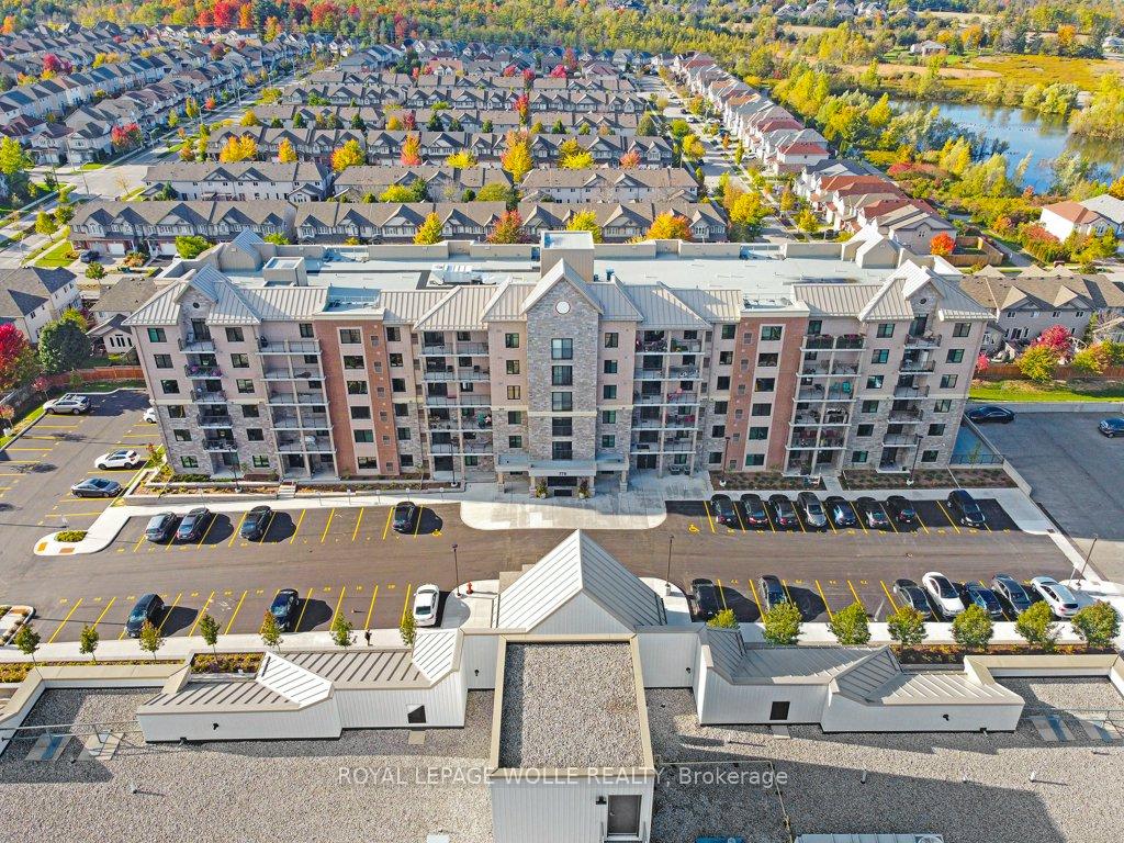 Photo 13 of Unit 403, 778 Laurelwood Drive, Waterloo — HOMEH