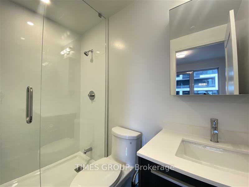 Photo 5 of Unit 811, 65 Broadway Avenue, Toronto, Mount Pleasant West — HOMEH