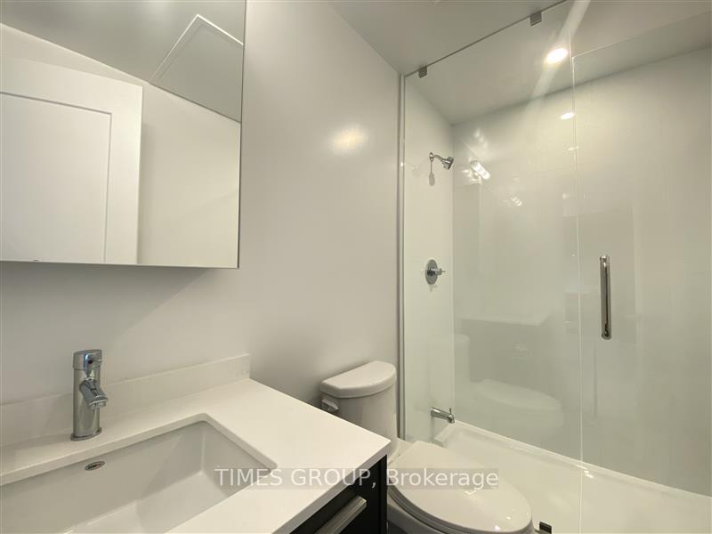 Photo 8 of Unit 811, 65 Broadway Avenue, Toronto, Mount Pleasant West — HOMEH