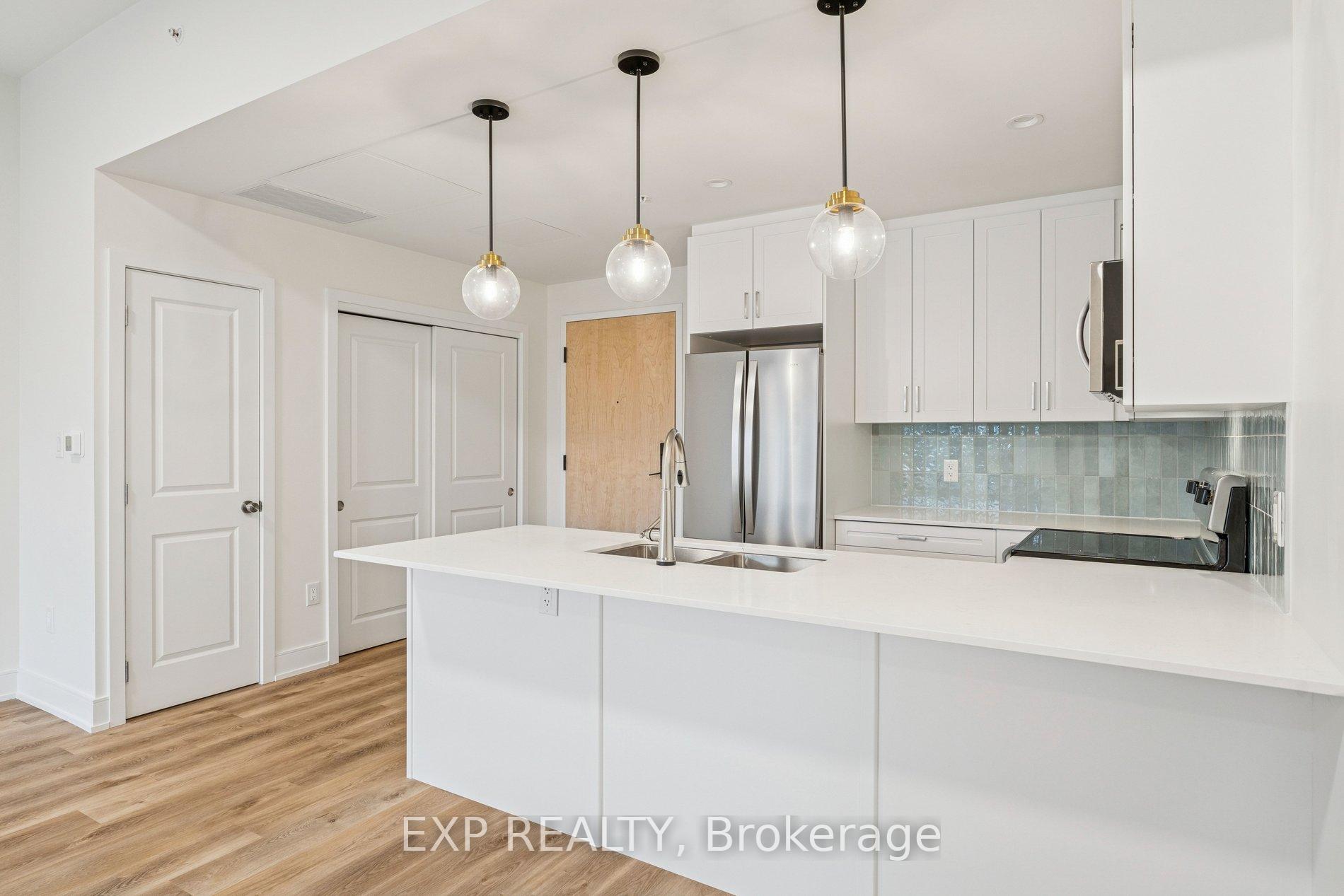 Photo 3 of Unit 405, 121 Mary Street, Clearview, Creemore — HOMEH