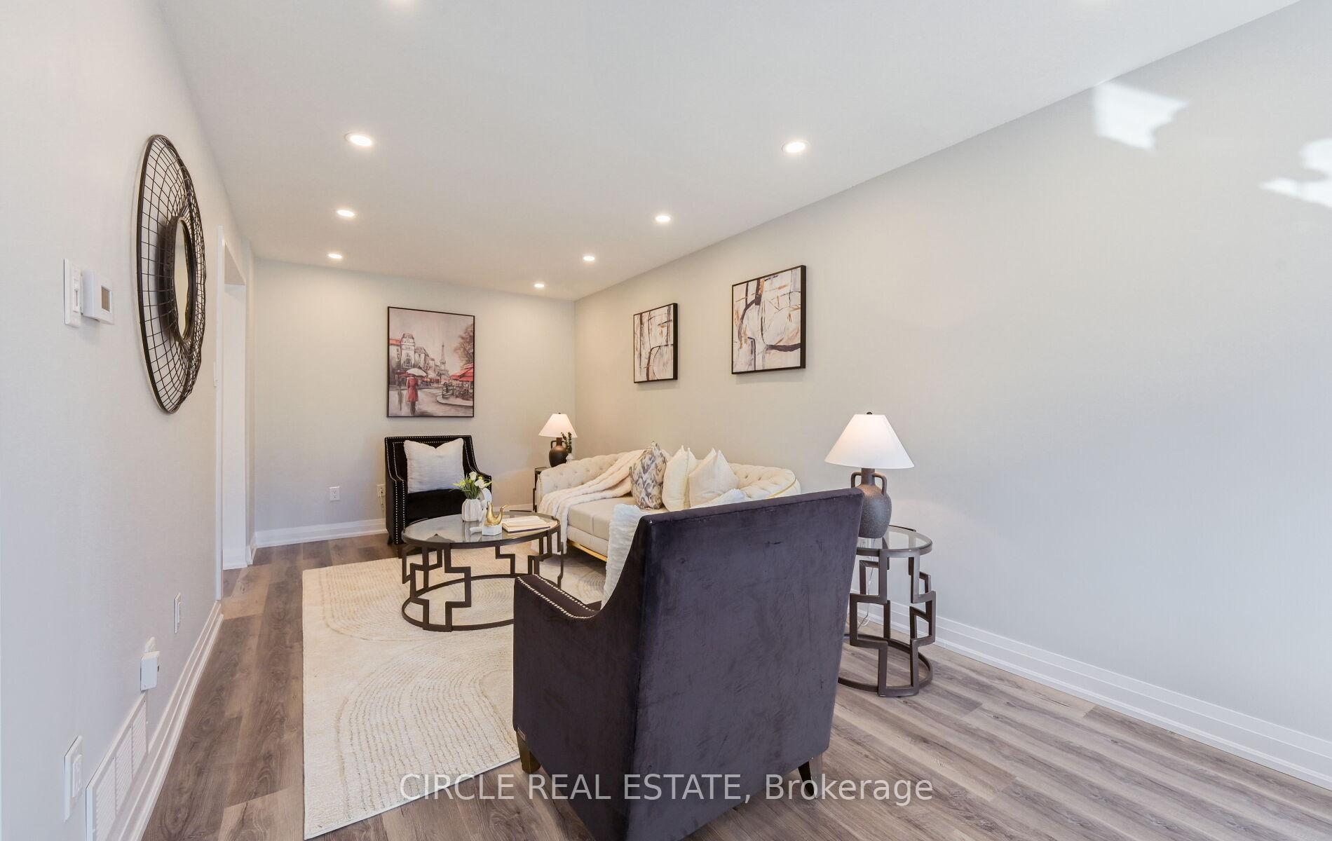 Photo 6 of 32 Torada Court, Brampton, Snelgrove — HOMEH