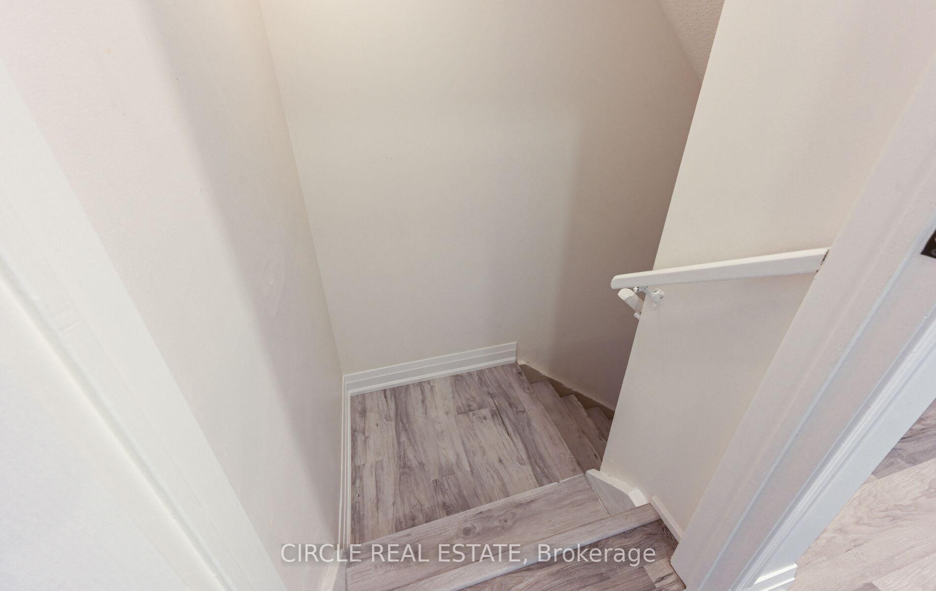 Photo 34 of 32 Torada Court, Brampton, Snelgrove — HOMEH