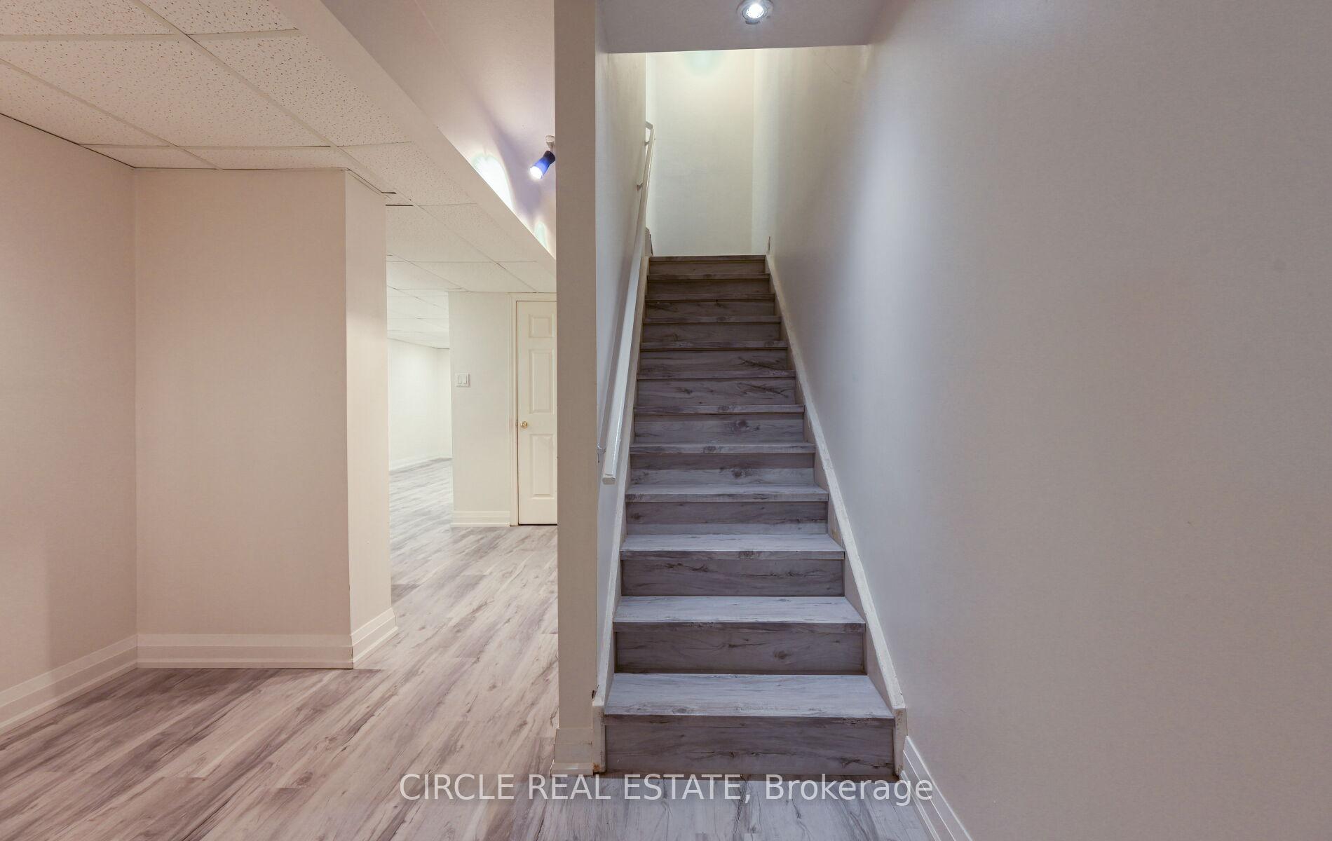 Photo 35 of 32 Torada Court, Brampton, Snelgrove — HOMEH