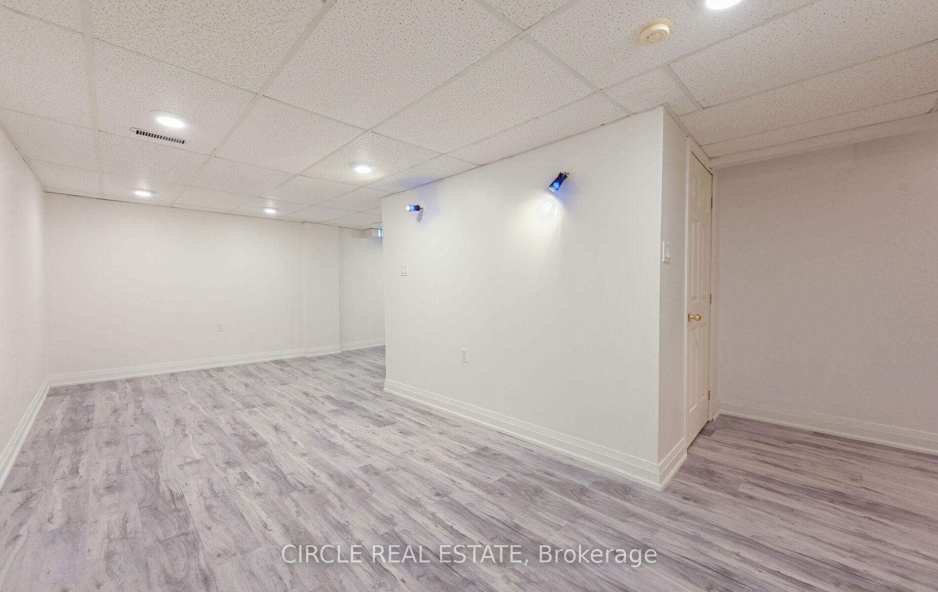 Photo 36 of 32 Torada Court, Brampton, Snelgrove — HOMEH