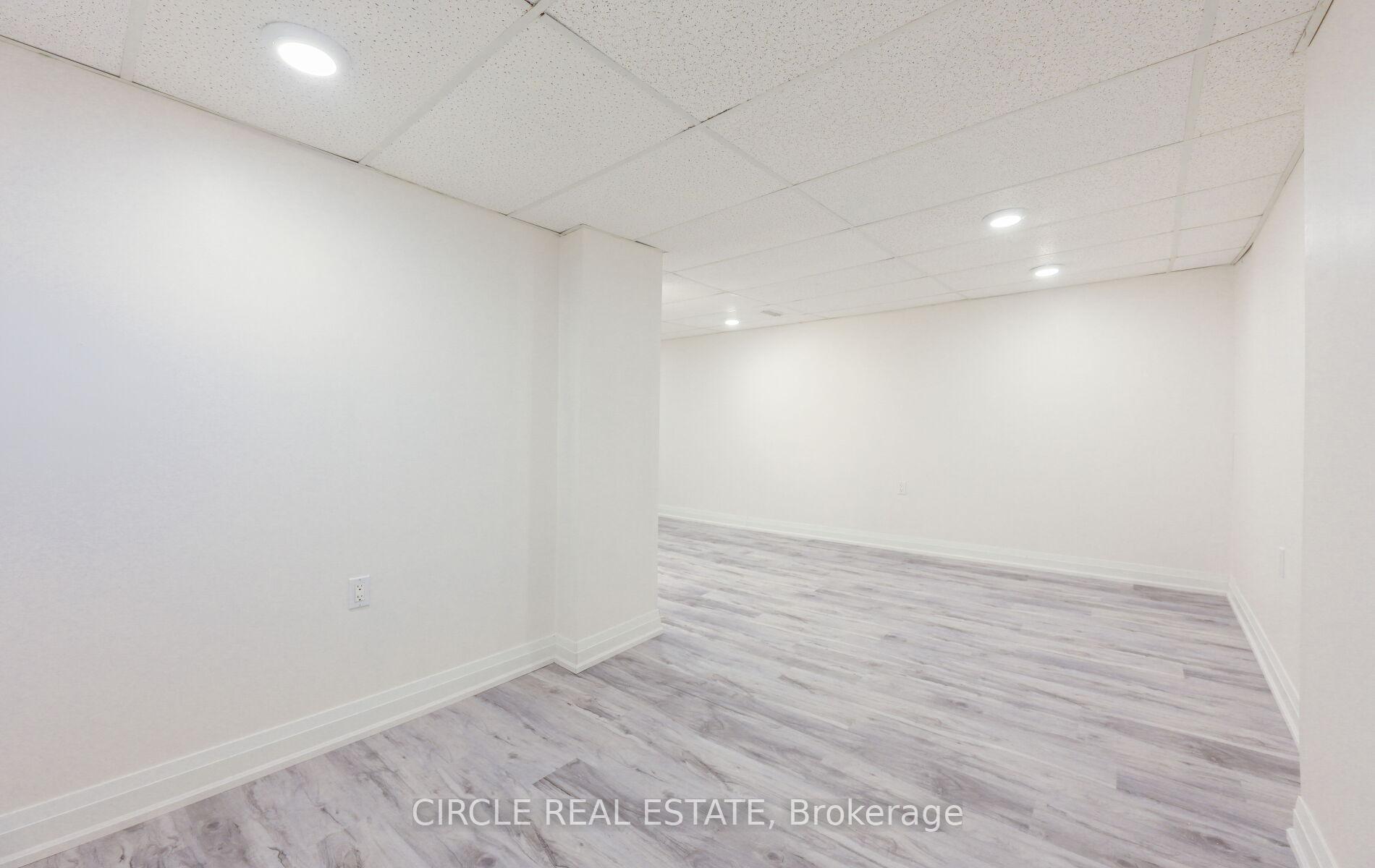 Photo 38 of 32 Torada Court, Brampton, Snelgrove — HOMEH
