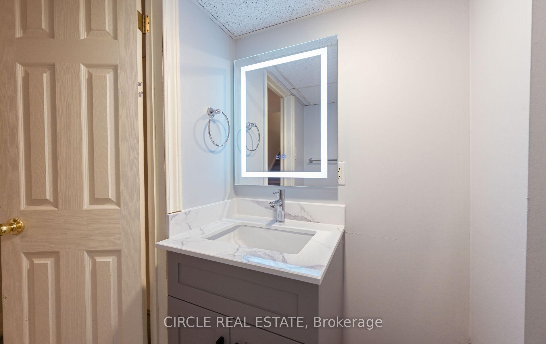 Photo 40 of 32 Torada Court, Brampton, Snelgrove — HOMEH