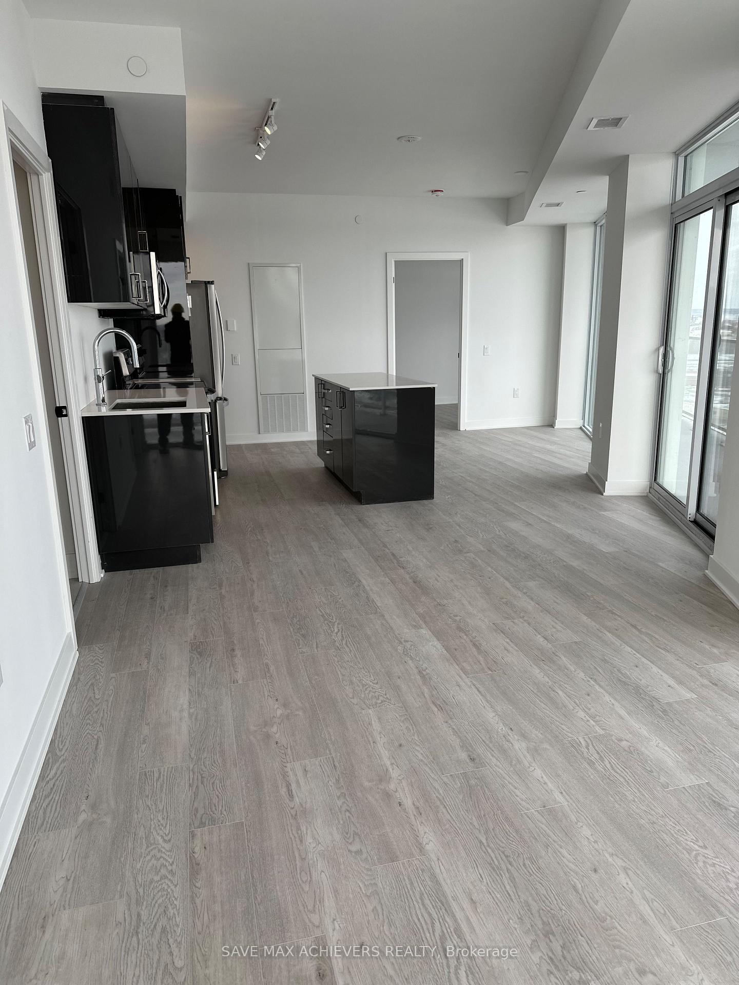 Photo 10 of Unit 1016, 2782 Barton Street E, Hamilton, Riverdale — HOMEH