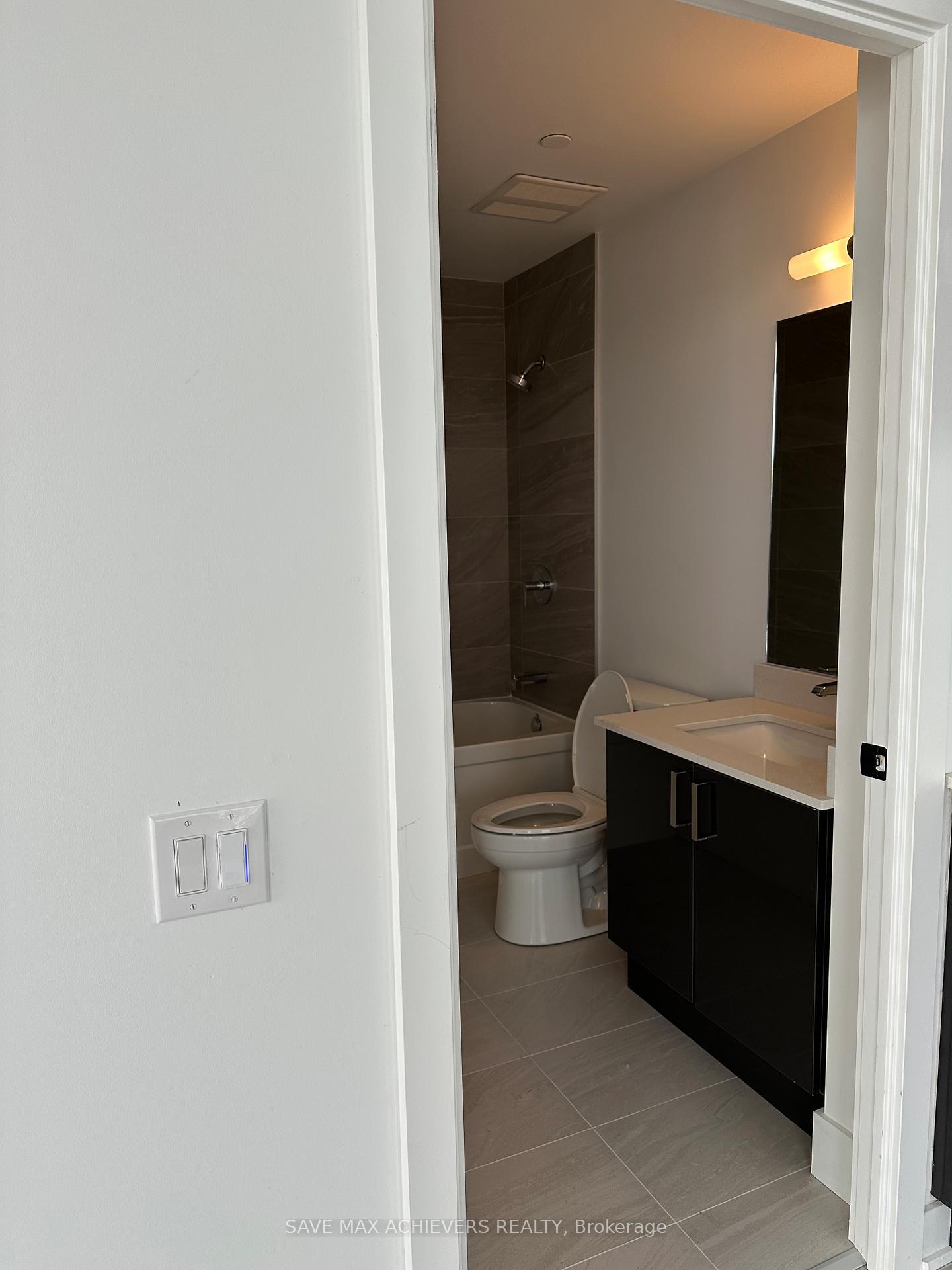 Photo 13 of Unit 1016, 2782 Barton Street E, Hamilton, Riverdale — HOMEH