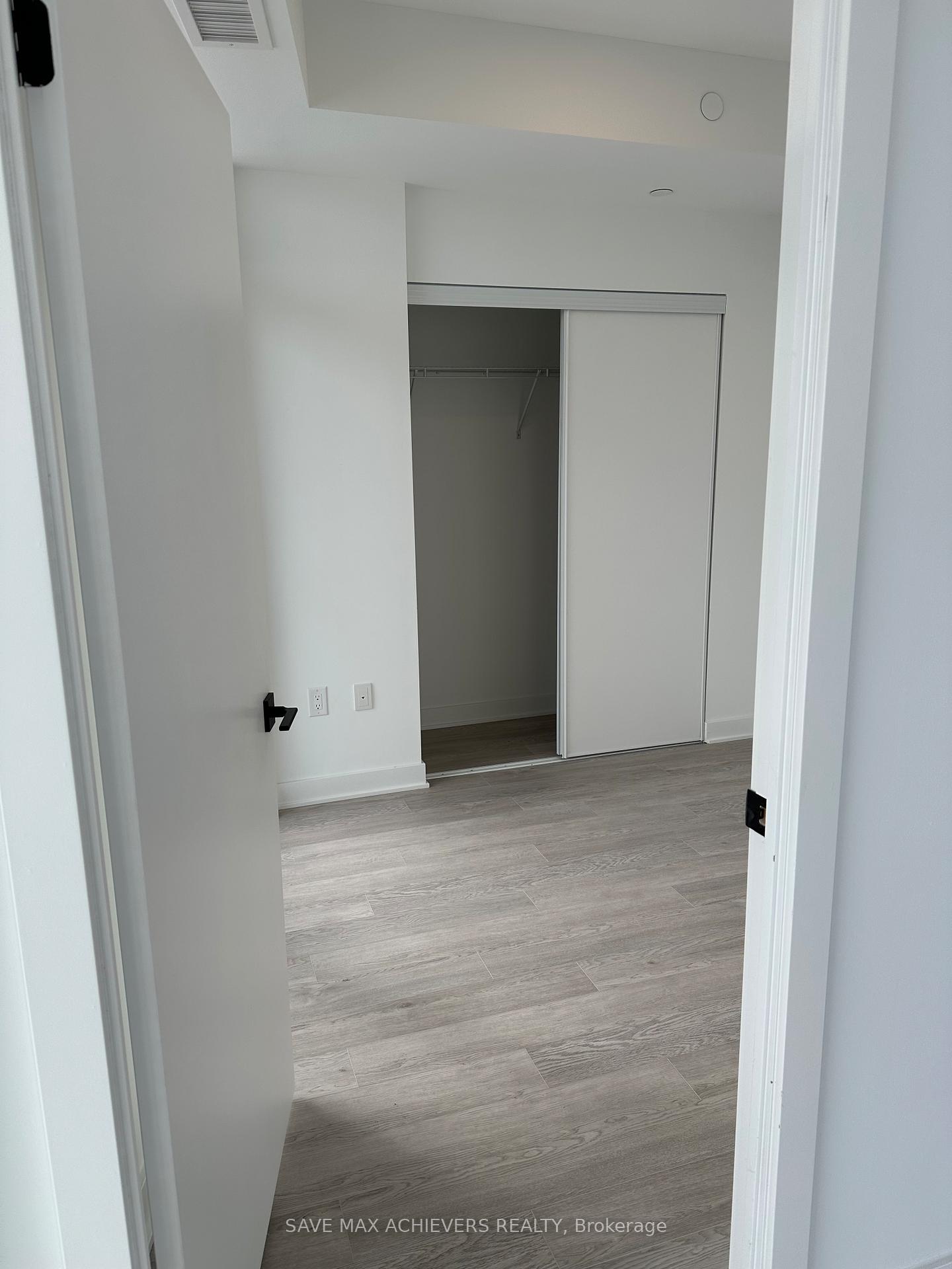 Photo 15 of Unit 1016, 2782 Barton Street E, Hamilton, Riverdale — HOMEH