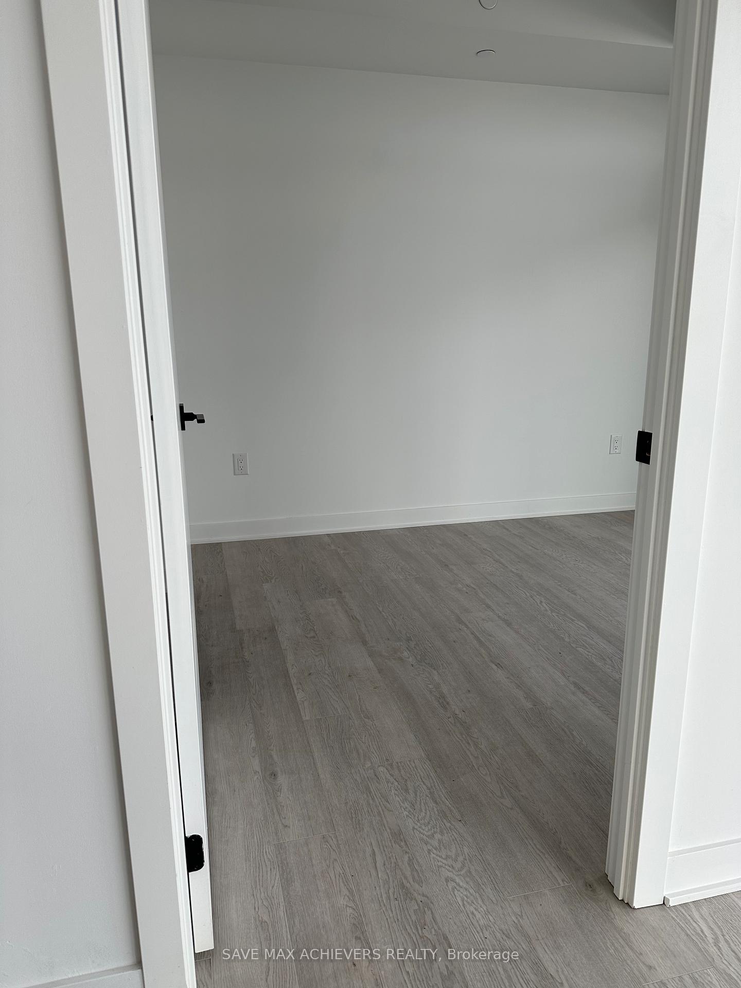 Photo 17 of Unit 1016, 2782 Barton Street E, Hamilton, Riverdale — HOMEH
