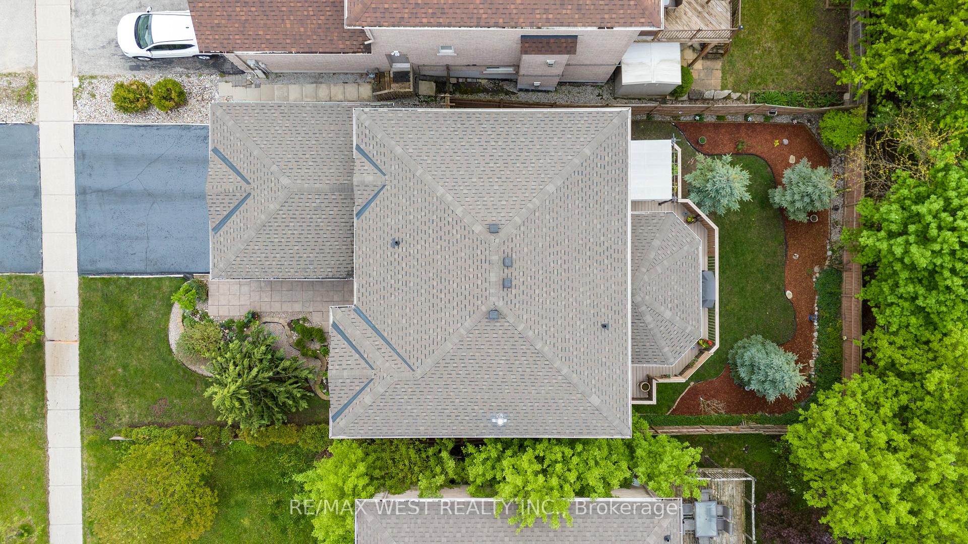 Photo 2 of 423 Mapleton Avenue, Barrie, Ardagh — HOMEH