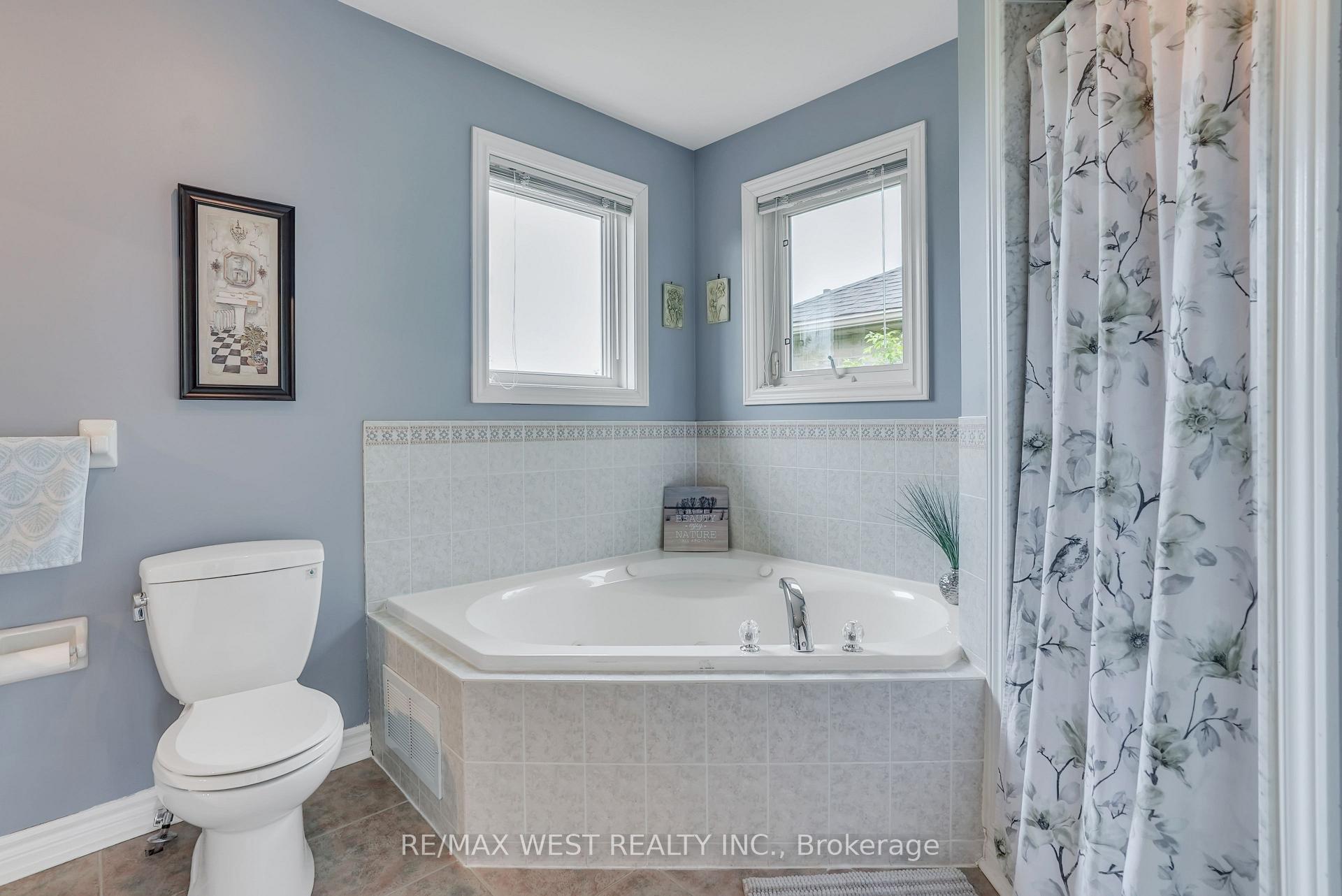 Photo 11 of 423 Mapleton Avenue, Barrie, Ardagh — HOMEH