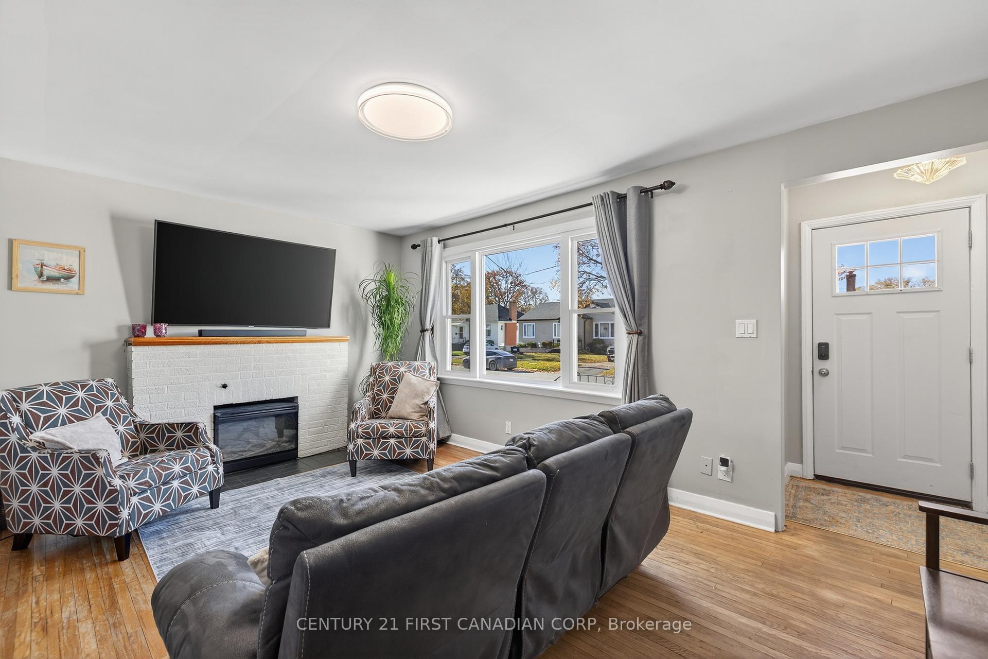 Photo 31 of 118 Gordon Street, Sarnia — HOMEH