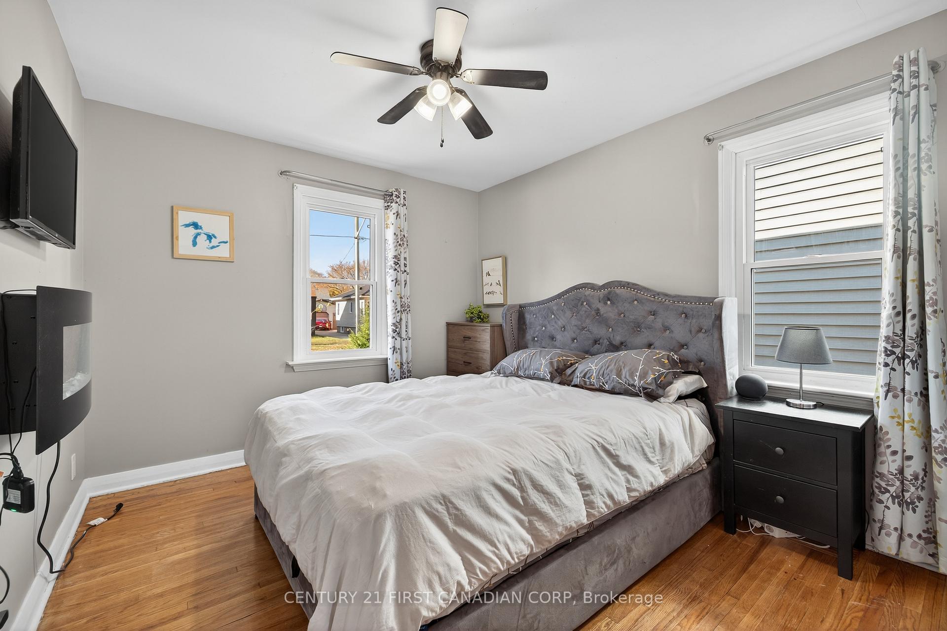 Photo 8 of 118 Gordon Street, Sarnia — HOMEH