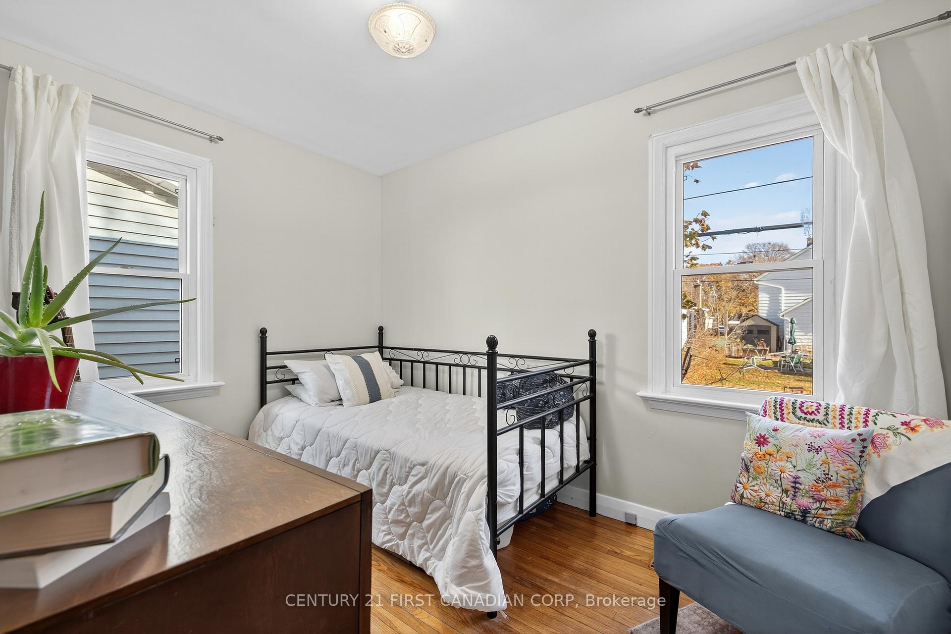 Photo 27 of 118 Gordon Street, Sarnia — HOMEH