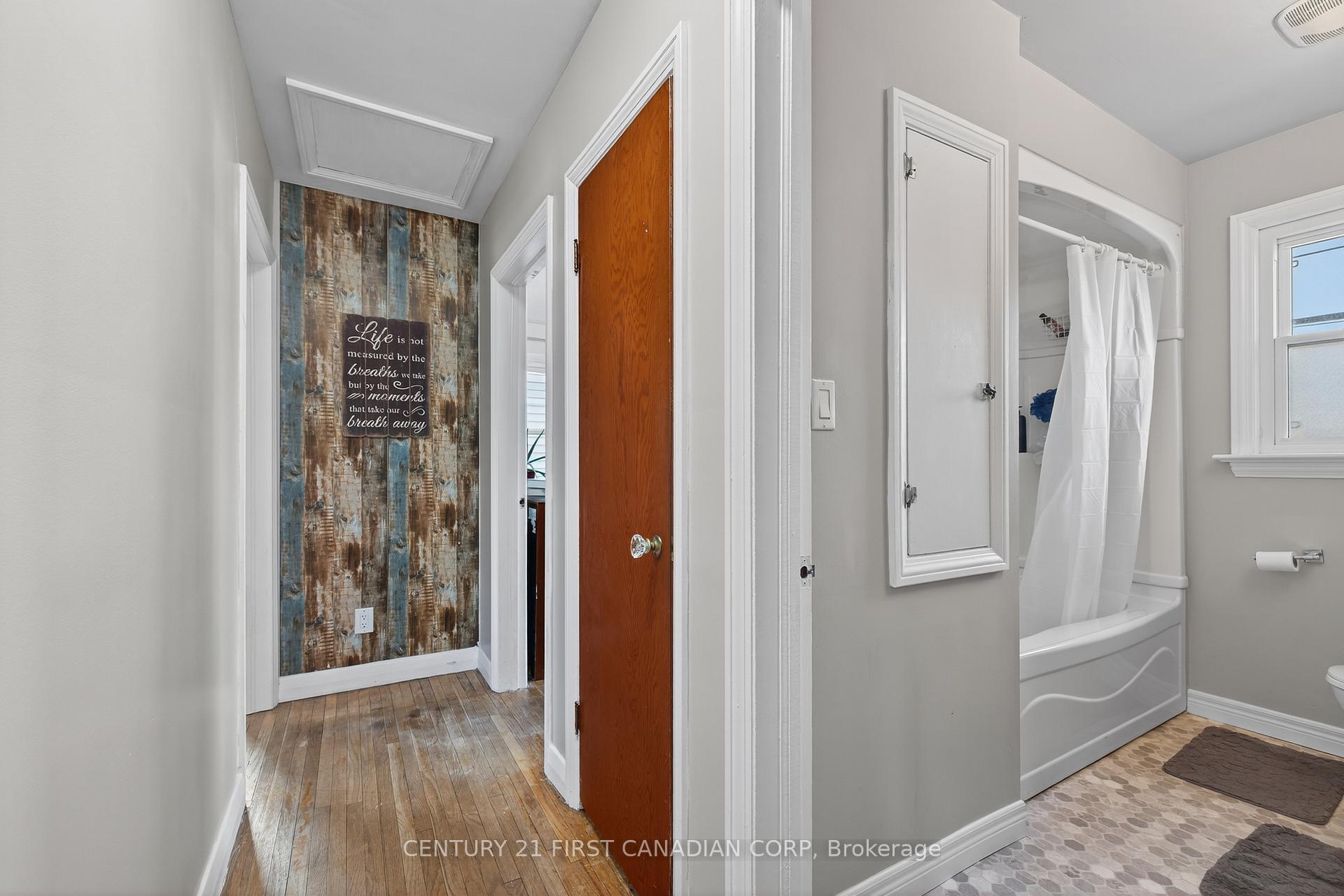 Photo 34 of 118 Gordon Street, Sarnia — HOMEH
