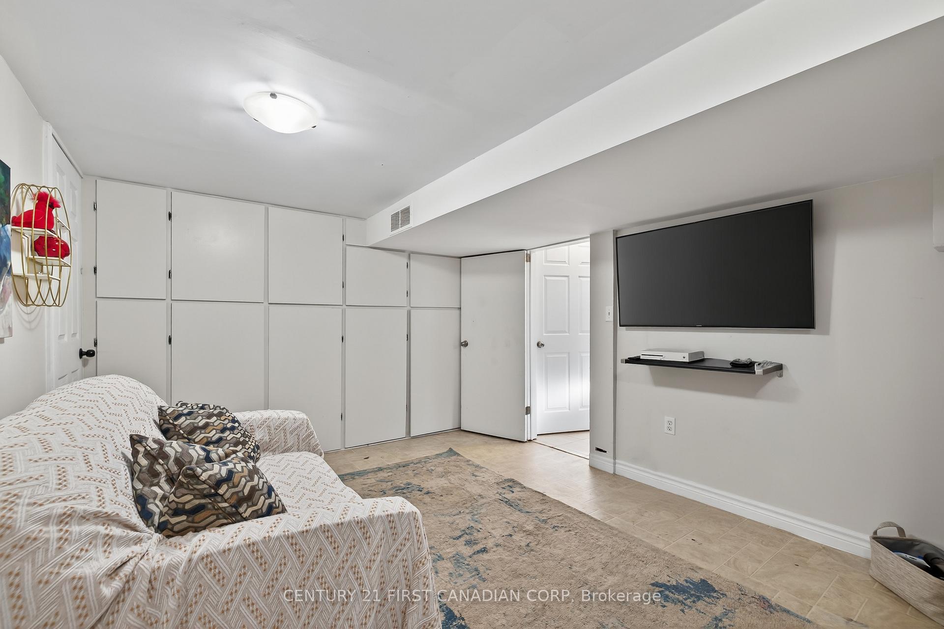 Photo 22 of 118 Gordon Street, Sarnia — HOMEH