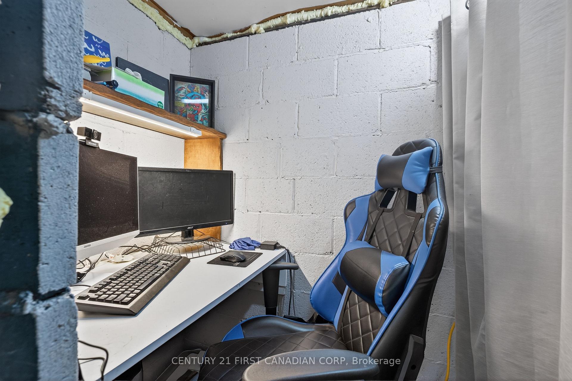 Photo 18 of 118 Gordon Street, Sarnia — HOMEH